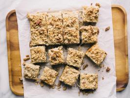Streusel-Topped Banana Snack Cake