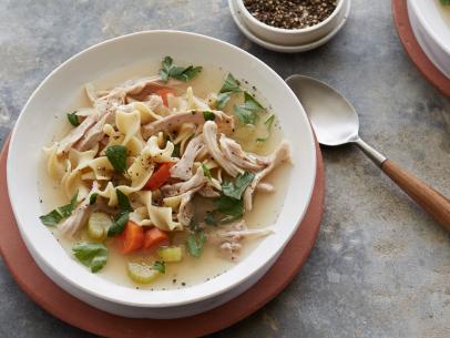 Slow Cooker Chicken Noodle Soup