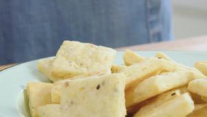Everything Bagel Cheese Crackers